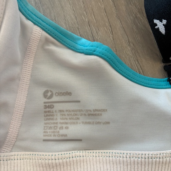 Oiselle Queen Sports Bra - Picture 3 of 3